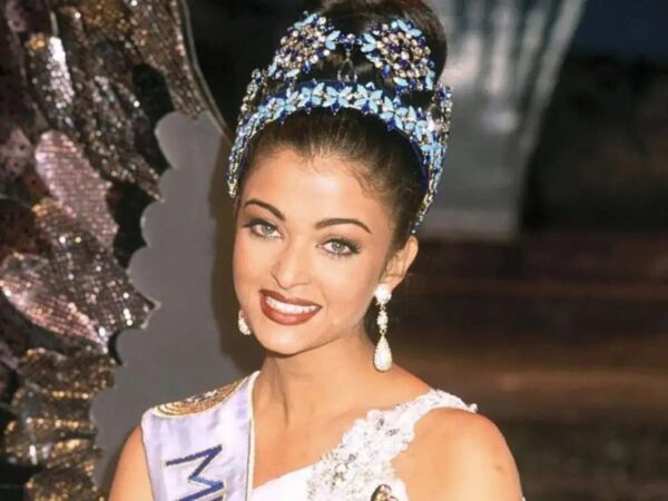 From Earning Rs 5K To Becoming A Global Icon, The Fascinating Story Of Aishwarya Rai’s Stardom 14 From Earning Rs 5K To Becoming A Global Icon, The Fascinating Story Of Aishwarya Rai’s Stardom - RVCJ Media
