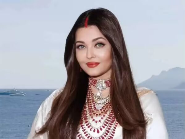 From Earning Rs 5K To Becoming A Global Icon, The Fascinating Story Of Aishwarya Rai’s Stardom 12 From Earning Rs 5K To Becoming A Global Icon, The Fascinating Story Of Aishwarya Rai’s Stardom - RVCJ Media