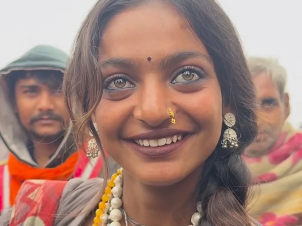 Maha Kumbh Viral Star Monalisa Bhosle Seeks Police Protection After Marrying Farman Khan - RVCJ Media