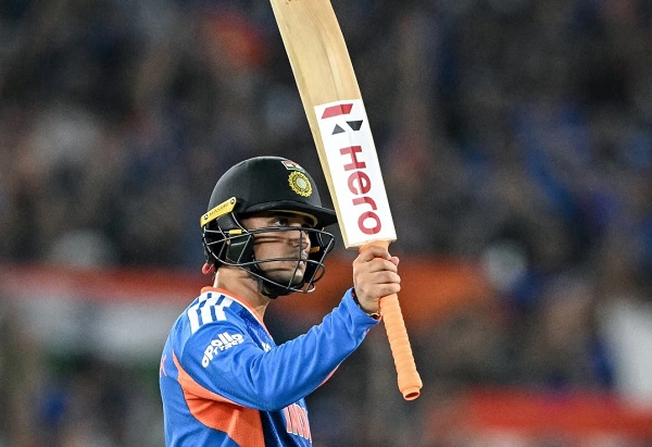 Indian Cricketer Reveals Abhishek Sharma Borrowed His Bat In T20 World Cup 2026 Finals - RVCJ Media