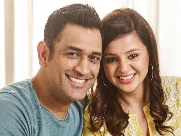 MS Dhoni’s Priceless Reaction To Sakshi’s “Early Celebration” During Ind-Eng Thriller Goes Viral - RVCJ Media