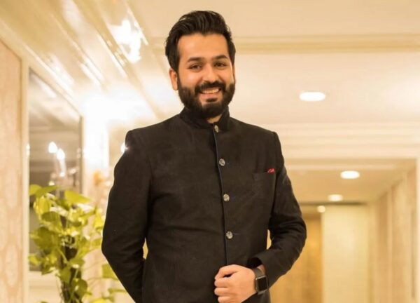 Dhurandhar Actor Praises Aditya Dhar’s Calm Nature, “Even If Fight Breaks Out….” 3 Dhurandhar Actor Praises Aditya Dhar’s Calm Nature, “Even If Fight Breaks Out….” - RVCJ Media