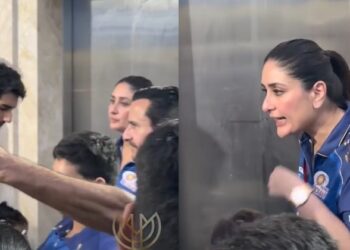 Kareena Kapoor Khan Gets Angry Amid Crowd Rush During MIvsRCB Match With Family