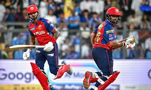 Rohit Sharma Surprised, Sky Speechless, Shreyas Iyer Pulls Off Unreal Catch In Pbks Vs Mi 2 Rohit Sharma Surprised, SKY Speechless, Shreyas Iyer Pulls Off Unreal Catch In PBKS Vs MI - RVCJ Media
