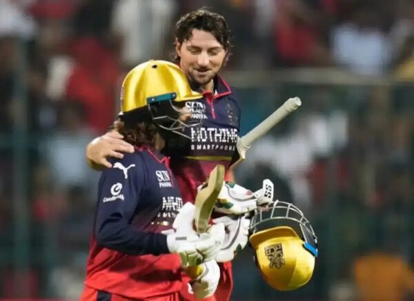 Jamie Overton Loses Cool, Smashes Helmet After Getting Out As CSK Loses Match To RCB - RVCJ Media
