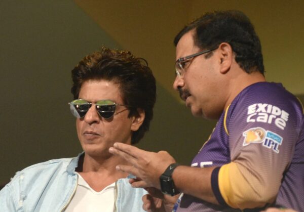 Shah Rukh Khan Upset With KKR? Video Of SRK’s Intense Discussion With Venky Mysore Goes Viral - RVCJ Media