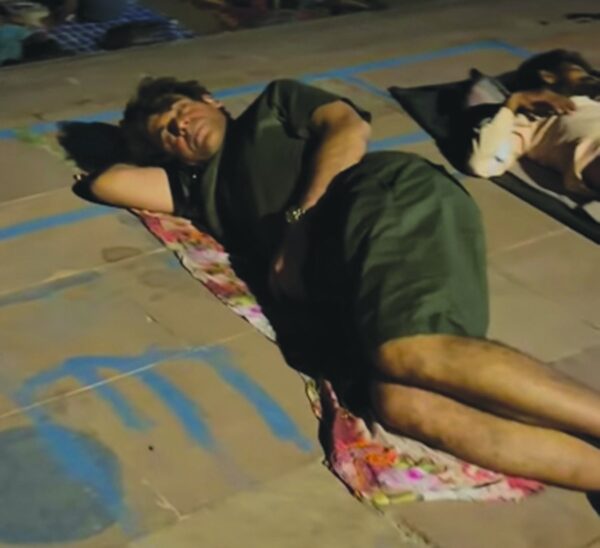 Sunil Grover’s Video Showing Him Sleeping On A Riverbank Under The Sky Goes Viral 3 Sunil Grover’s Video Showing Him Sleeping On A Riverbank Under The Sky Goes Viral - RVCJ Media