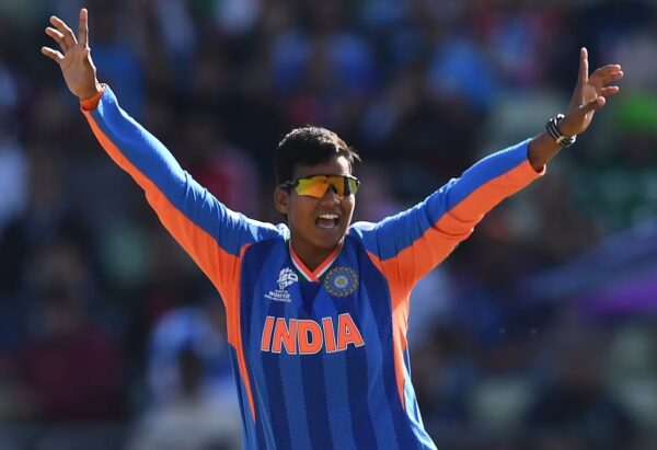 India Crushes Pakistan In T20 WC As Smriti Mandhana & Deepti Sharma Perform World Class - RVCJ Media