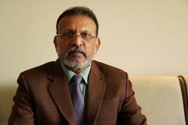 Annu Kapoor Challenges Shah Rukh Khan’s ‘Last Superstar’ Tag, Predicts About His Future - RVCJ Media