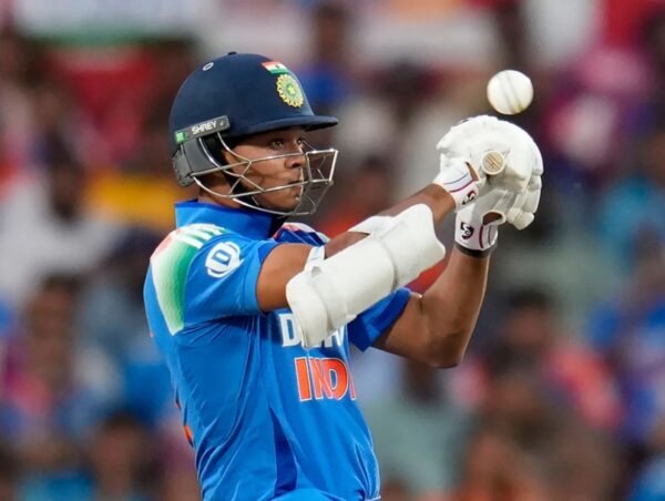 Virat Kohli &Amp; Rohit Sharma’s Quiet Mood During 2Nd Odi Fuels Retirement Chatter 4 Virat Kohli & Rohit Sharma’s Quiet Mood During 2nd ODI Fuels Retirement Chatter - RVCJ Media