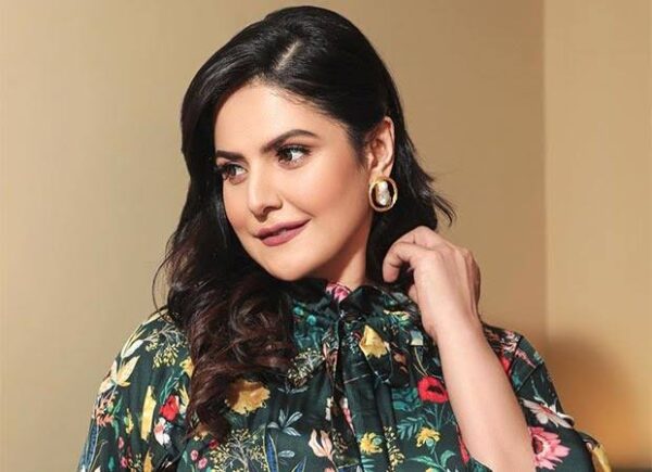 Zareen Khan Loses Her Cool At Paparazzi, Her Sharp Response Goes Viral 3 Zareen Khan Loses Her Cool At Paparazzi, Her Sharp Response Goes Viral - RVCJ Media
