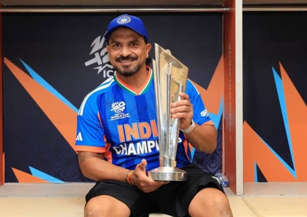 “You Created Magic,” Rohit Sharma’s Insta Story For T Dilip Goes Viral After Coach’s Farewell 4 “You Created Magic,” Rohit Sharma’s Insta Story For T Dilip Goes Viral After Coach’s Farewell - RVCJ Media