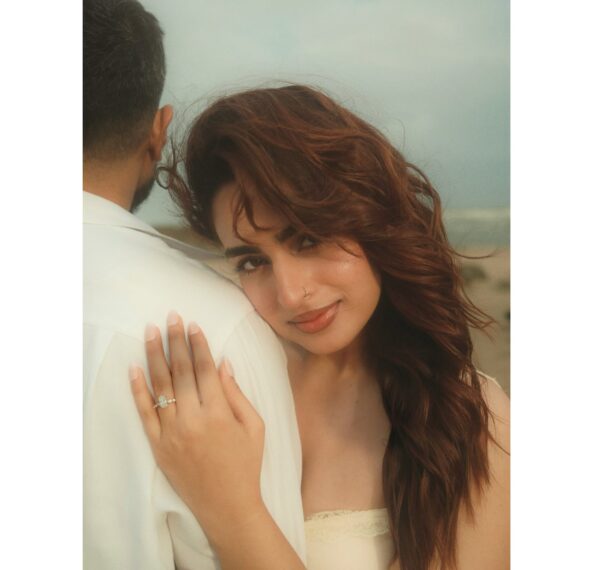 Ayesha Khan’s Diamond Ring Steals The Spotlight As Dhurandhar Actress Poses With Mystery Man 3 Ayesha Khan’s Diamond Ring Steals The Spotlight As Dhurandhar Actress Poses With Mystery Man - RVCJ Media