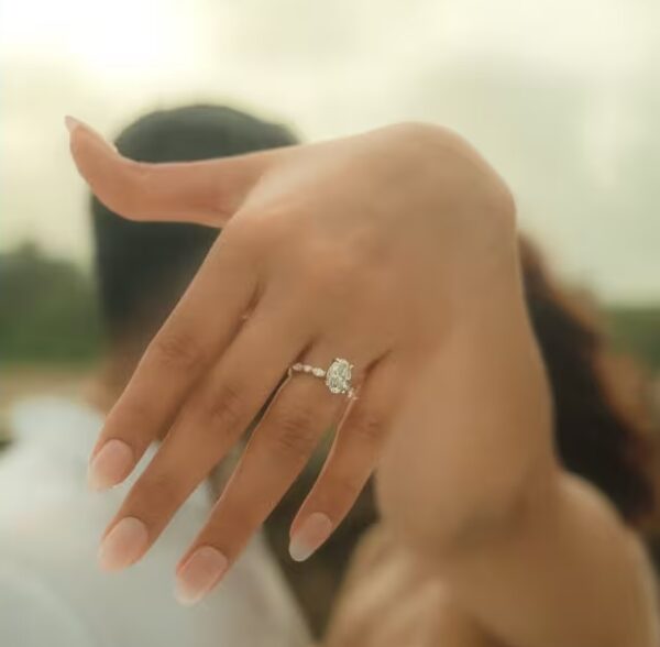 Ayesha Khan’s Diamond Ring Steals The Spotlight As Dhurandhar Actress Poses With Mystery Man 4 Ayesha Khan’s Diamond Ring Steals The Spotlight As Dhurandhar Actress Poses With Mystery Man - RVCJ Media