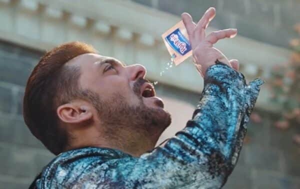 From Shah Rukh To Salman Khan, 10 Bollywood Stars Slammed For Endorsing Pan Masala Brands - RVCJ Media
