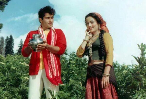 Mandakini Reveals The Other Side Of Bollywood, Claims She Never Got Payment For 16-17 Movies - RVCJ Media