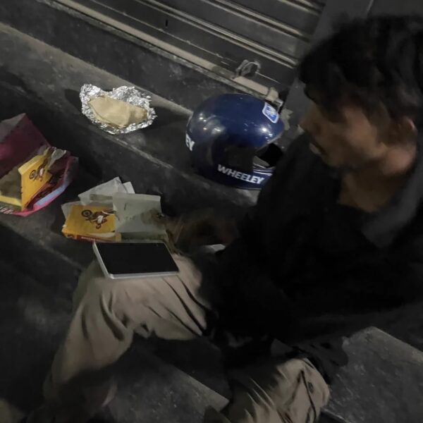 Delhi Man Tracked His Zomato Order, Only To Find 2 Strangers Eating His Dinner 2 Delhi Man Tracked His Zomato Order, Only To Find 2 Strangers Eating His Dinner - RVCJ Media