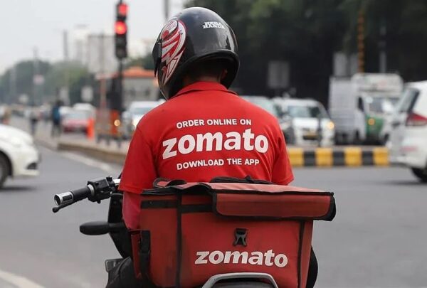 Delhi Man Tracked His Zomato Order, Only To Find 2 Strangers Eating His Dinner 4 Delhi Man Tracked His Zomato Order, Only To Find 2 Strangers Eating His Dinner - RVCJ Media