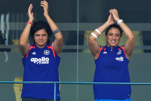 Smriti Mandhana’s Sweet Gesture For Harmanpreet Kaur After A Stunning Century Goes Viral 4 Smriti Mandhana’s Sweet Gesture For Harmanpreet Kaur After A Stunning Century Goes Viral - RVCJ Media