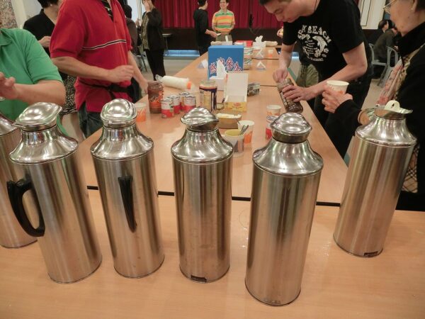 insulated steel vacuum bottles, one of the daily use gadgets for home