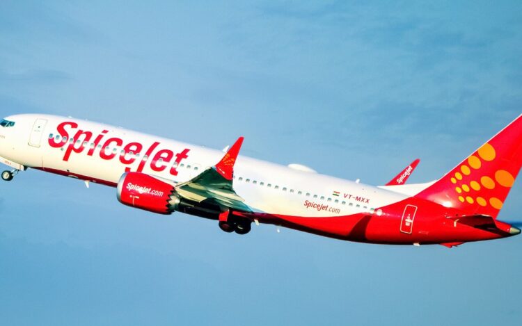 'Spicejet Sasta Hai, Isliye Aaye Ho': Staff Remark Goes Viral 1 SpiceJet viral video: a SpiceJet Boeing 737 MAX aircraft